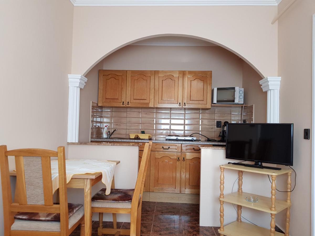 ザラカロシュHenrietta Apartmanhazアパートメント エクステリア 写真