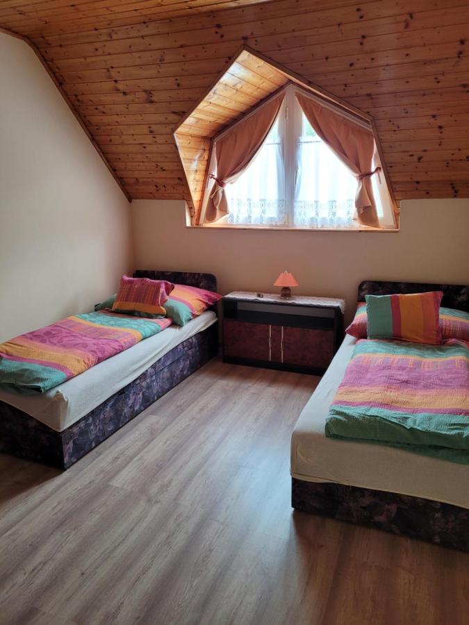 ザラカロシュHenrietta Apartmanhazアパートメント エクステリア 写真