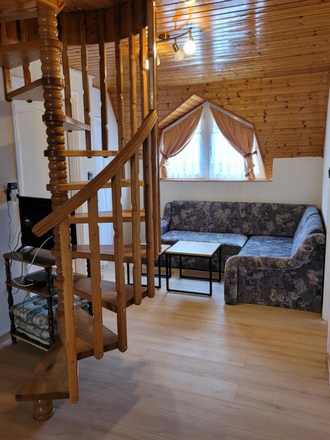 ザラカロシュHenrietta Apartmanhazアパートメント エクステリア 写真