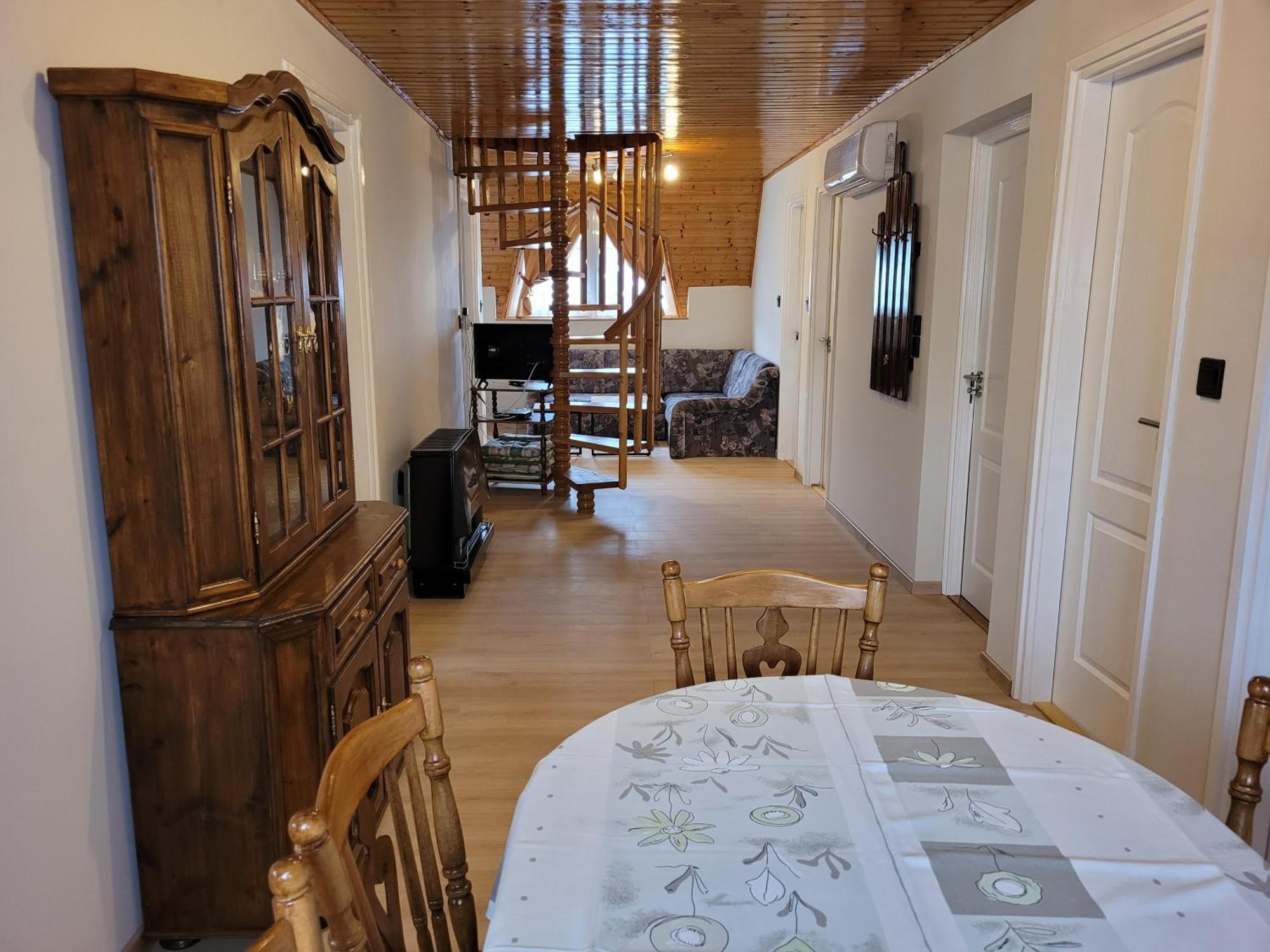ザラカロシュHenrietta Apartmanhazアパートメント エクステリア 写真