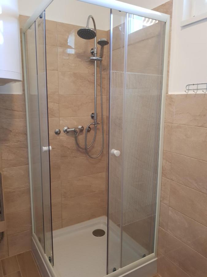 ザラカロシュHenrietta Apartmanhazアパートメント エクステリア 写真